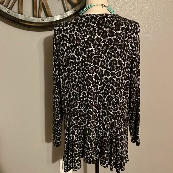 MICHAEL MICHAEL KORS ZIPPER SHOULDER ANIMAL PRINT BLOUSE - Picture 6 of 9